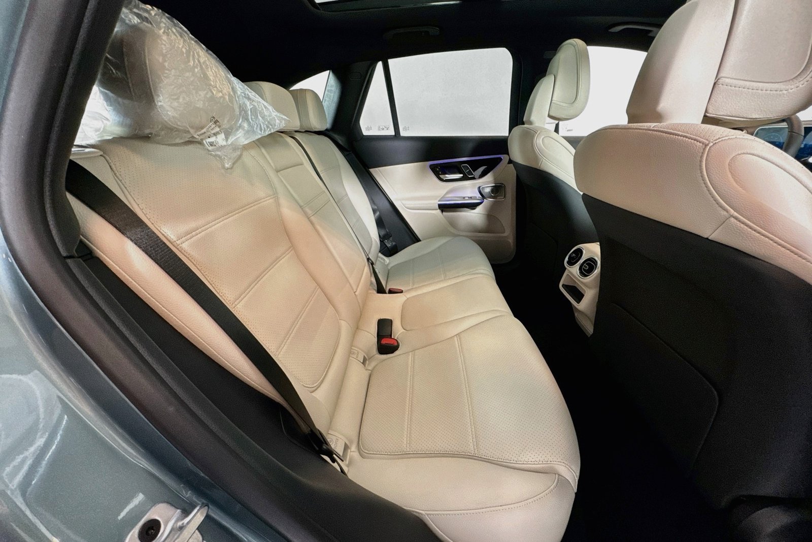 New 2026 Verde Silver Metallic Mercedes-Benz GLC 300 image 25