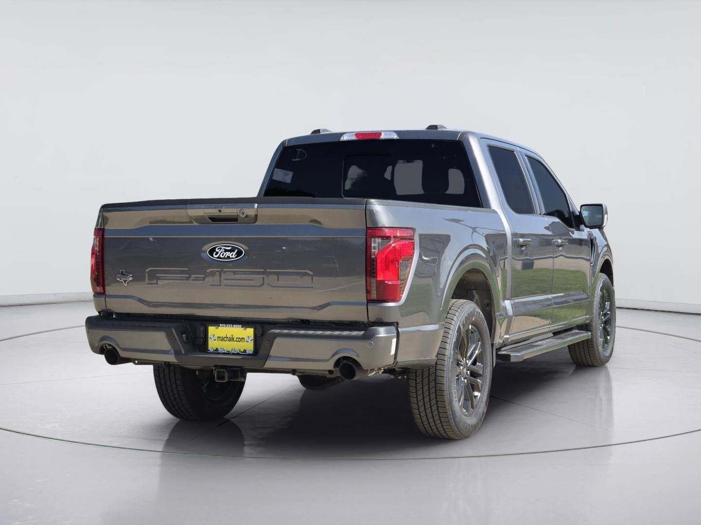 New 2026 Carbonized Gray Metallic Ford XLT image 4