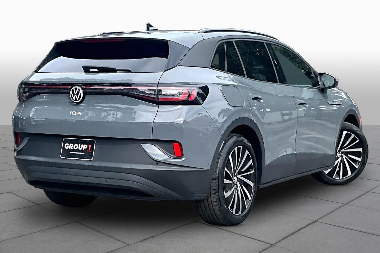 Used 2024 Pure Gray Volkswagen S image 12