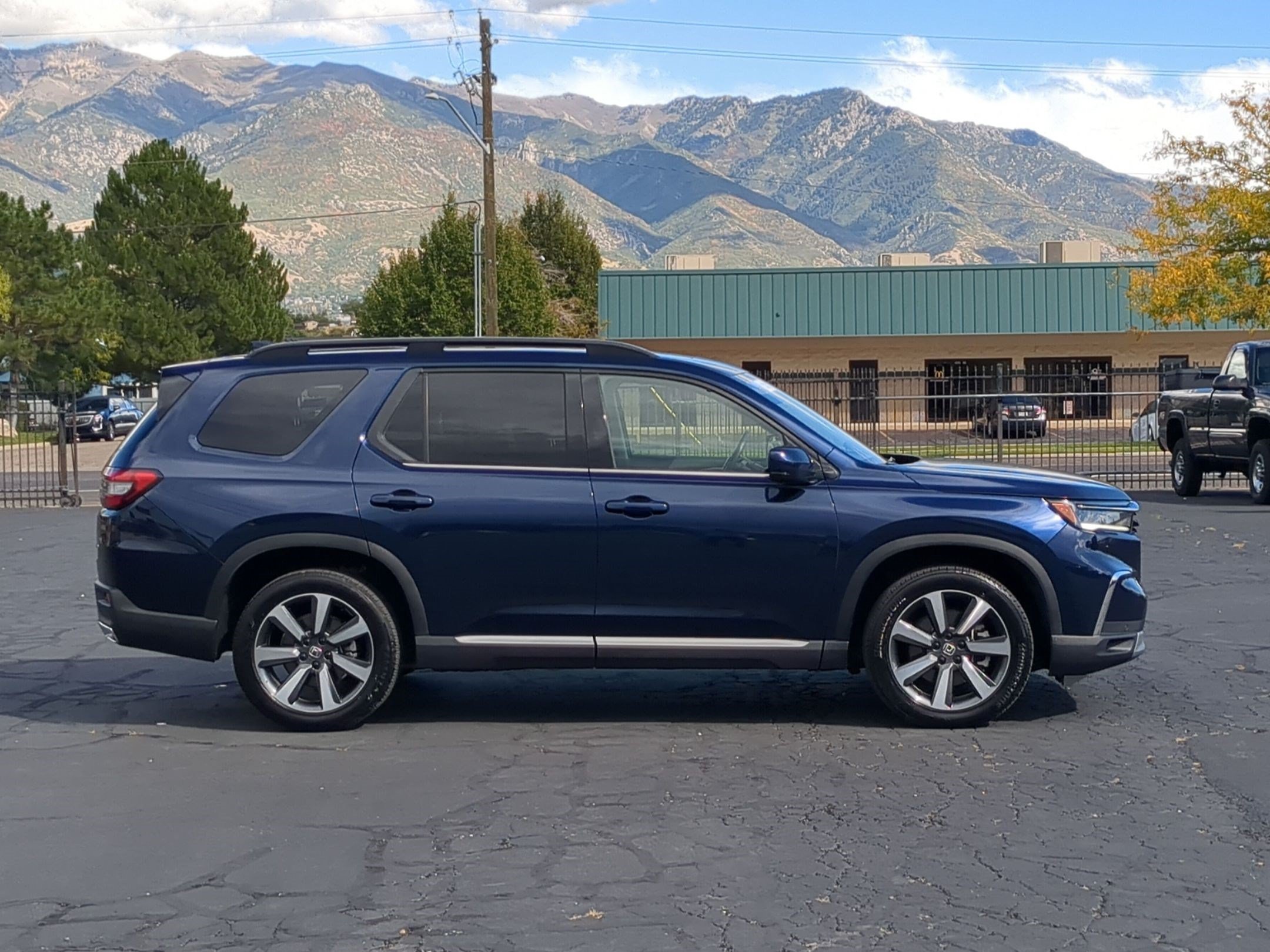 Certified Used 2025 Obsidian Blue Pearl Honda Touring image 2