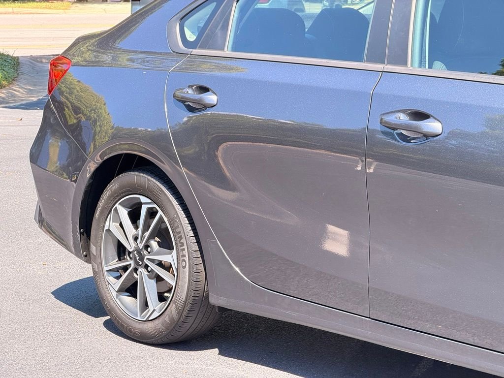 Used 2024 Gray Kia LXS image 9