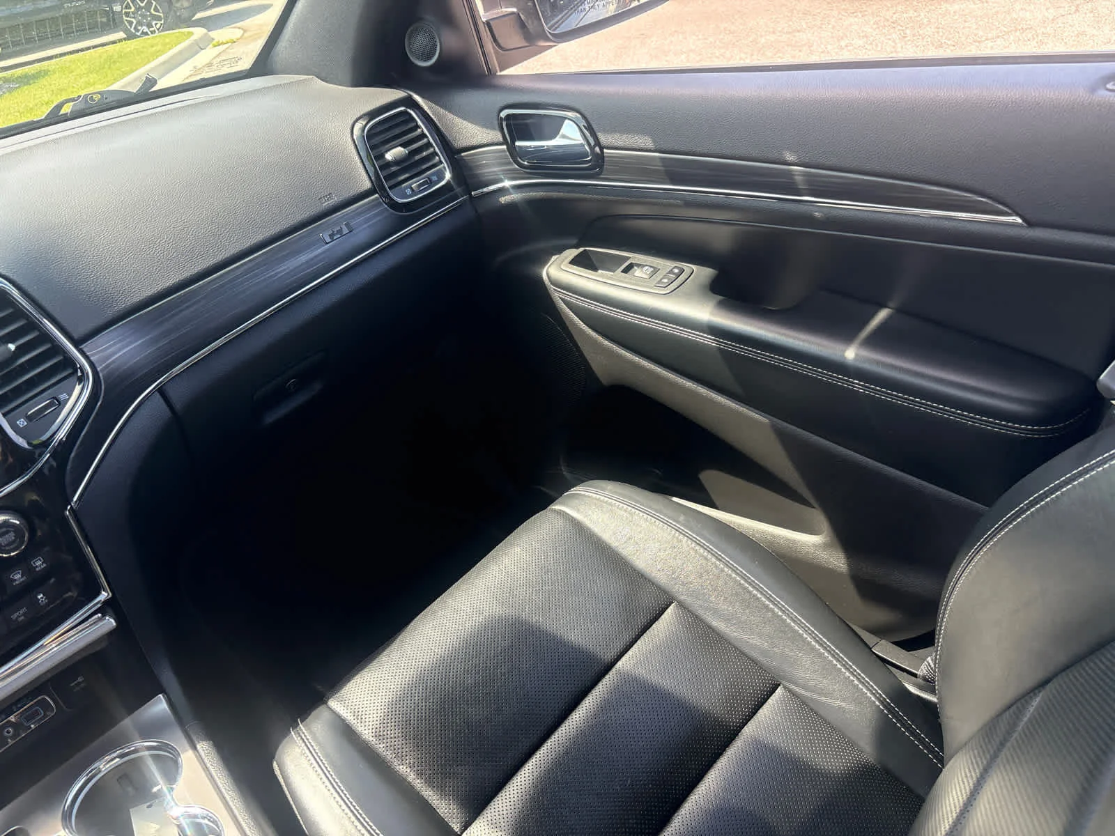 Used 2021 Walnut Brown Metallic Clearcoat Jeep 80th Anniversary image 17