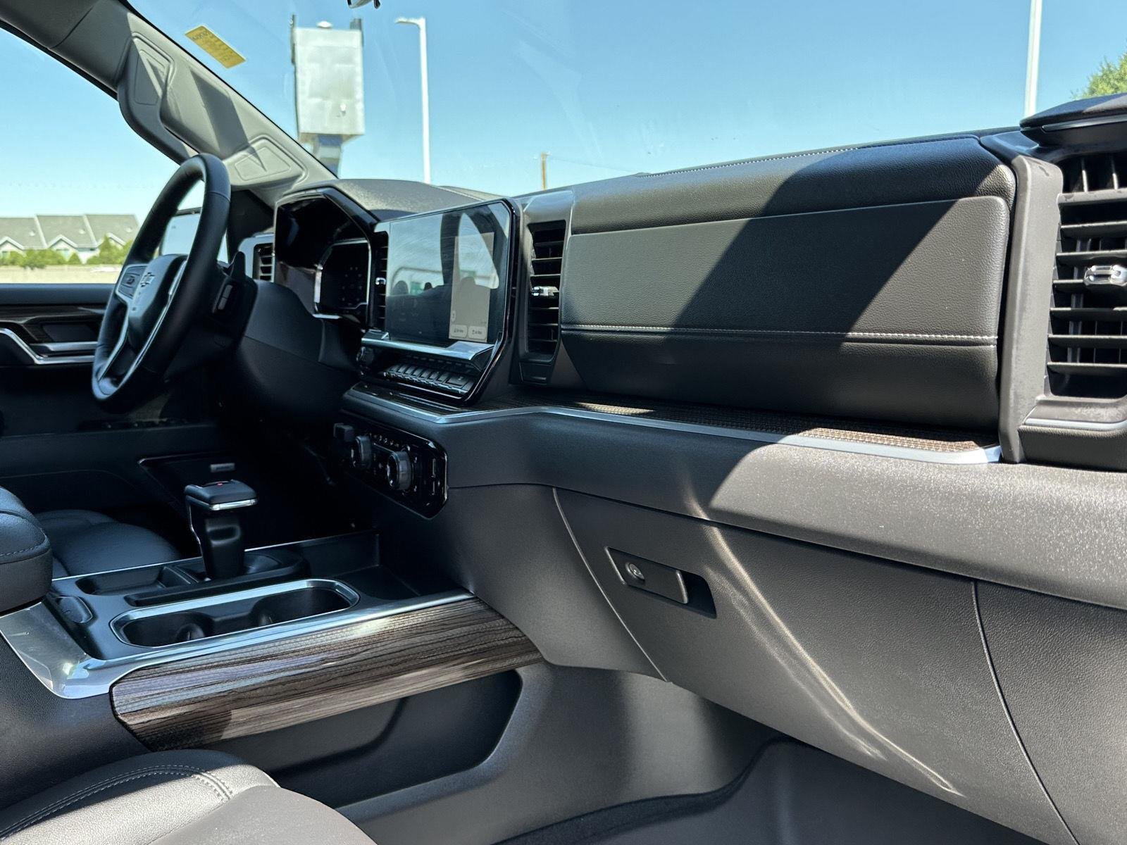 2025 Chevrolet Silverado 1500 LT Trail Boss - Photo 40