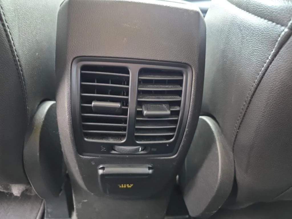 Used 2015 Oxford White Ford SE image 18