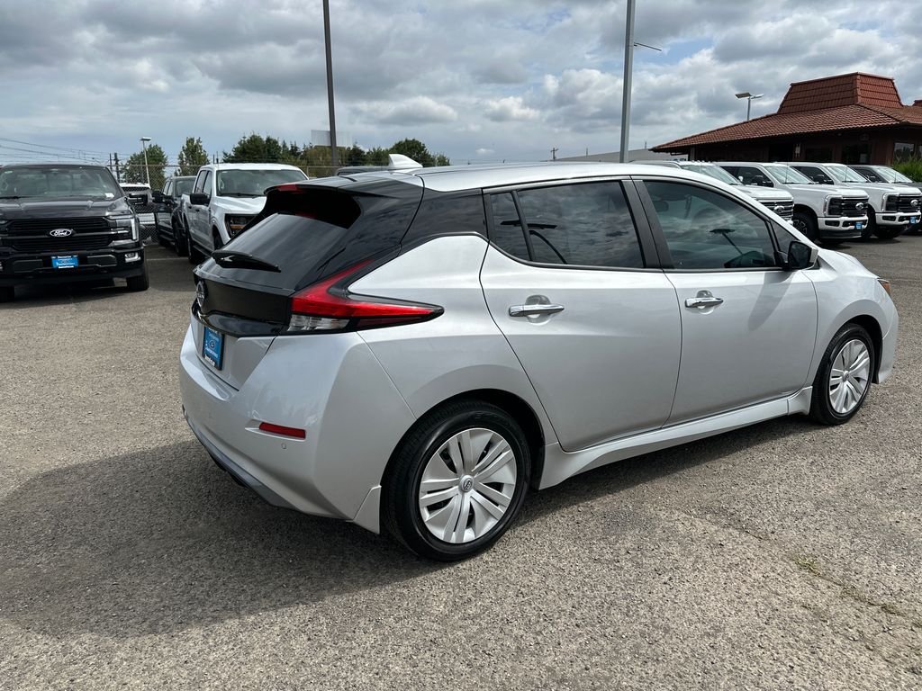 Used 2023 Silver Nissan S image 7
