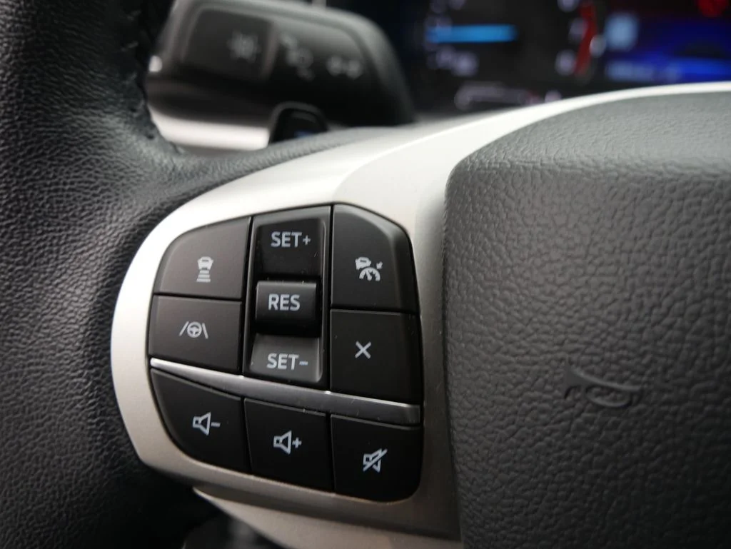 Used 2021 White Metallic Ford XLT image 37