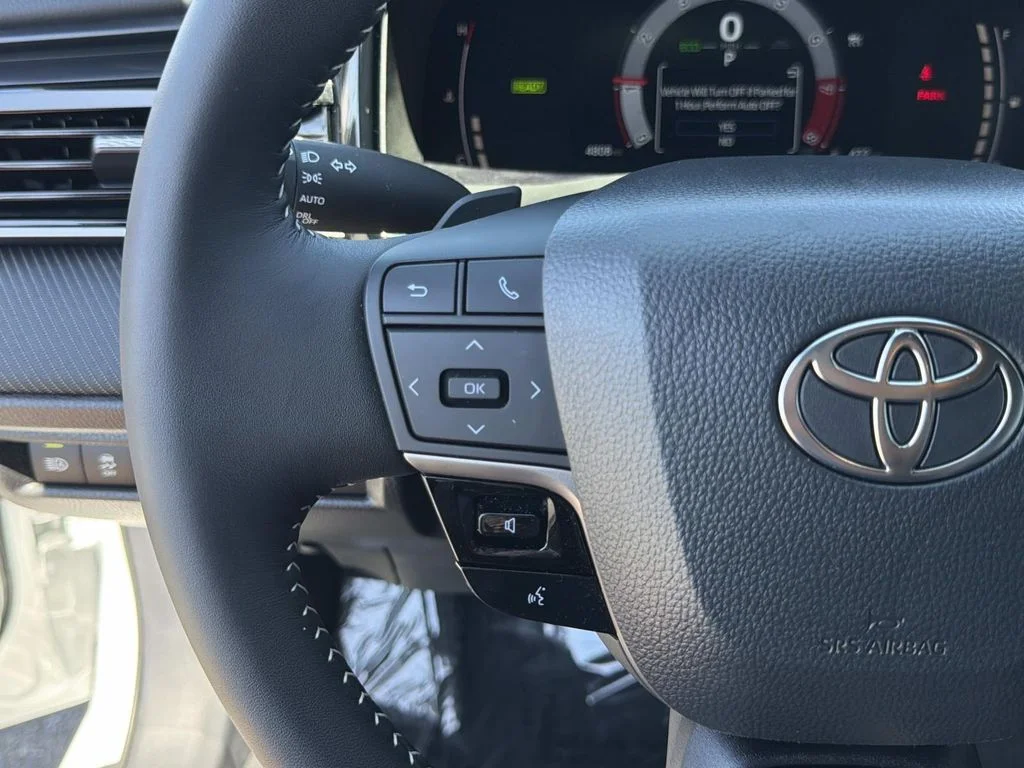 Used 2026 Ice Cap Toyota SE image 11