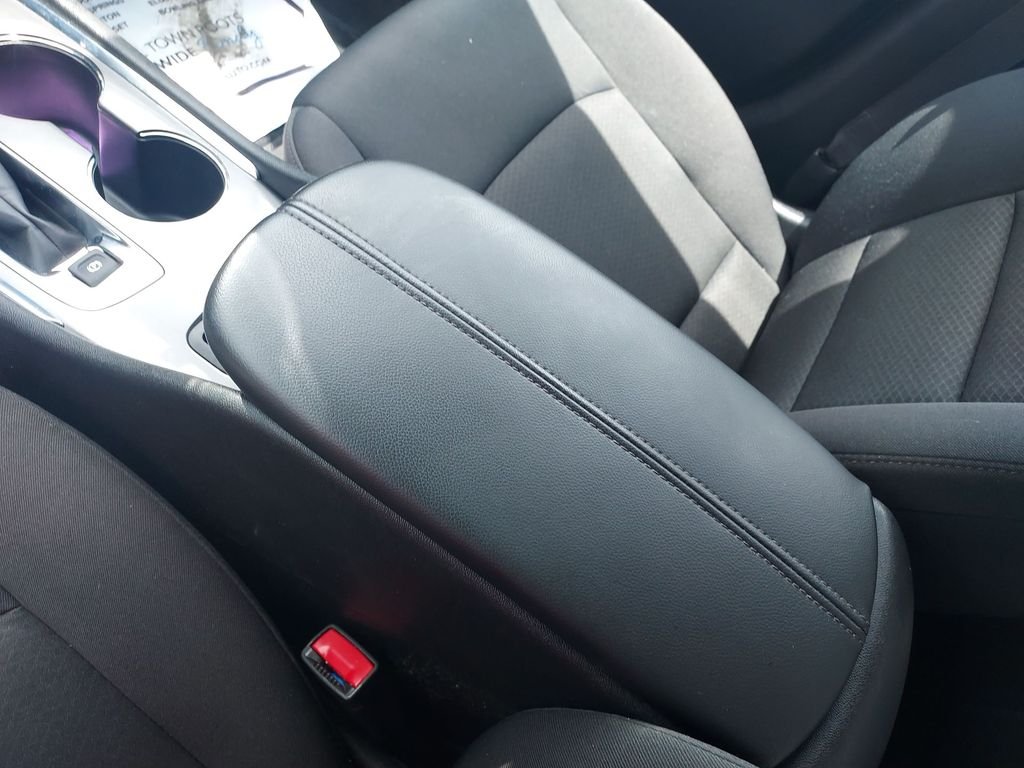 Used 2023 Gray Chevrolet LT image 26
