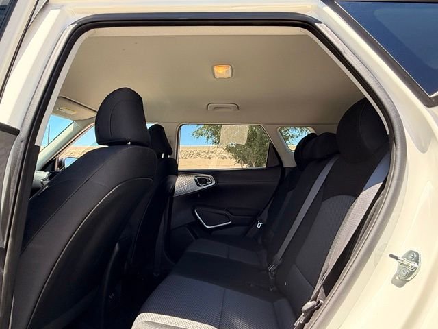 Used 2025 White Kia S image 10