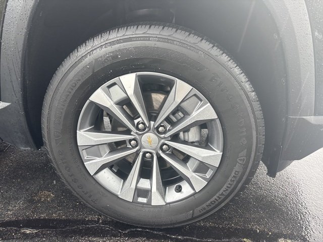 2025 Chevrolet Equinox LT photo 3