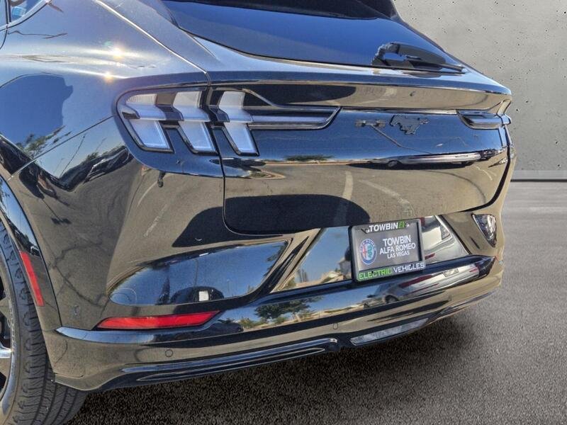 Used 2023 Shadow Black FORD PREMIUM AWD image 5