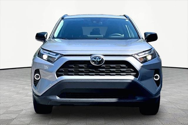 Certified Used 2025 SILVER SKY METALLIC Toyota  image 4
