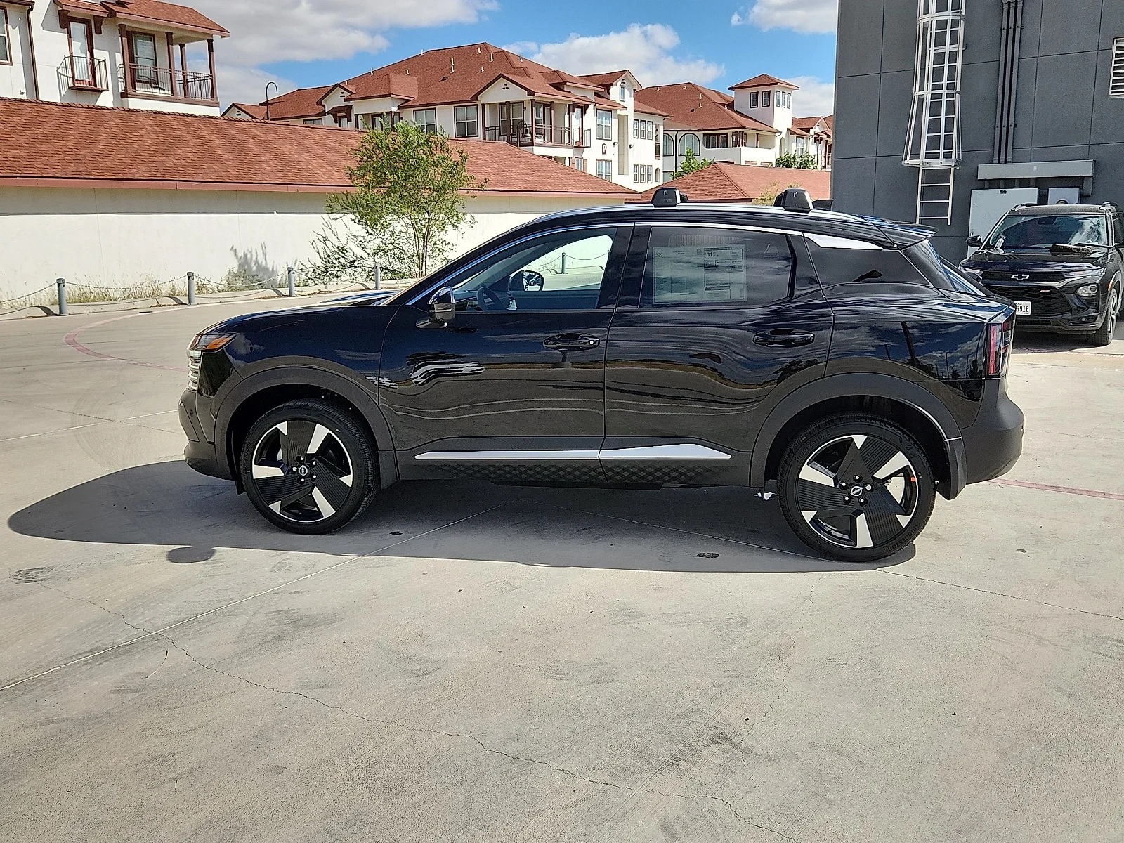 New 2026 KH3 Super Blac Nissan SR Front-Wheel Drive image 2