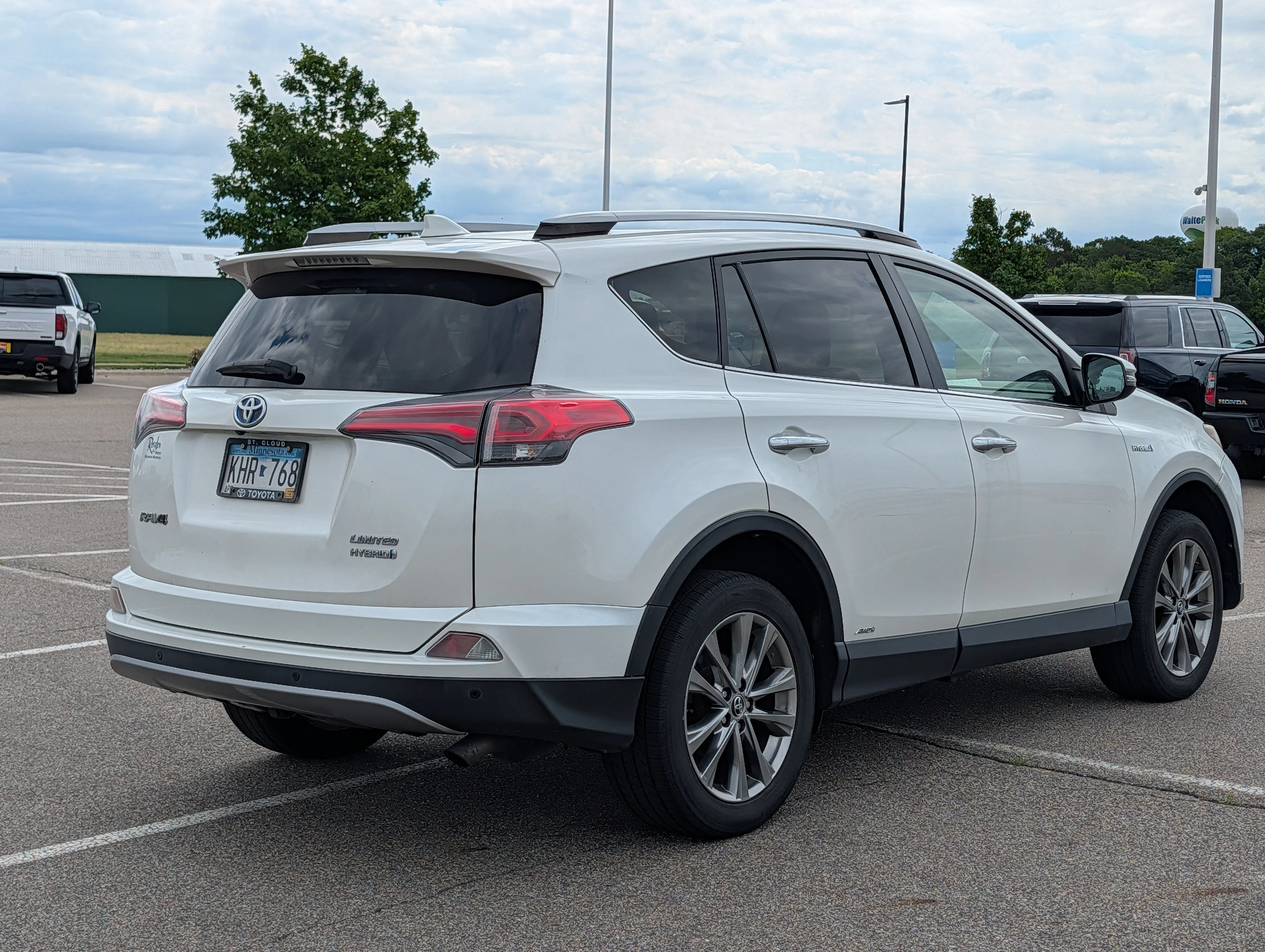 Used 2017 Blizzard Pearl Toyota Limited image 4