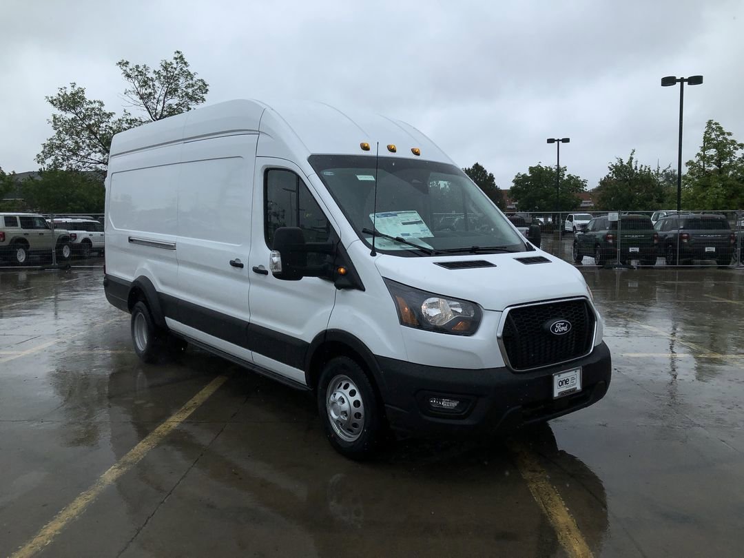 New 2026 Oxford White Ford  image 2