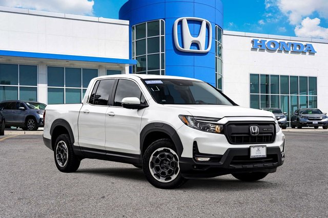 Pre-Owned 2024 Honda Ridgeline RTL+ AWD Crew Cab Pickup