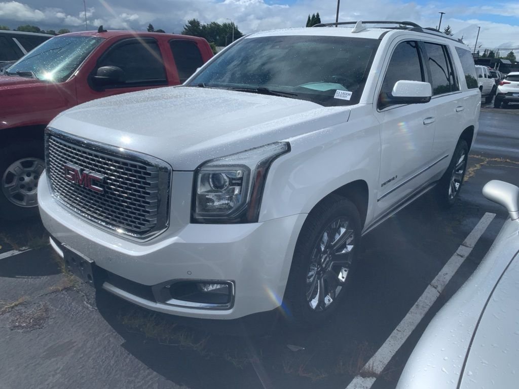 2016 GMC Yukon 4WD Denali's photo