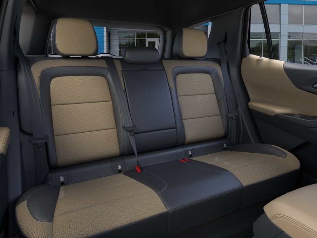 New 2027 Polar White Tricoat Chevrolet ACTIV image 17