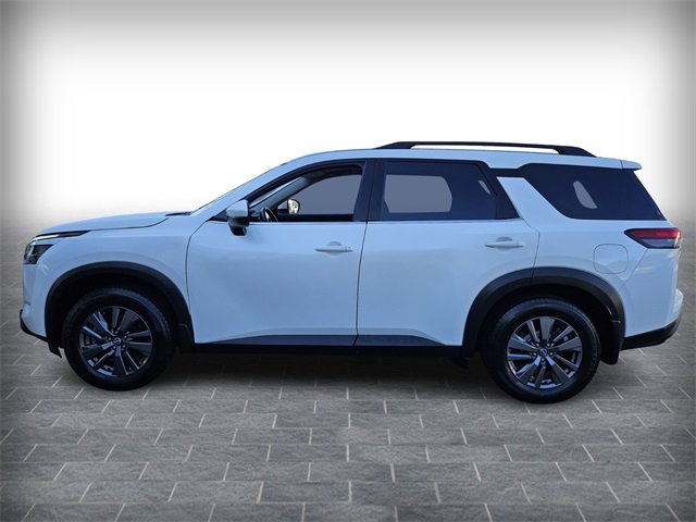 2022 Nissan Pathfinder SV LE photo 3