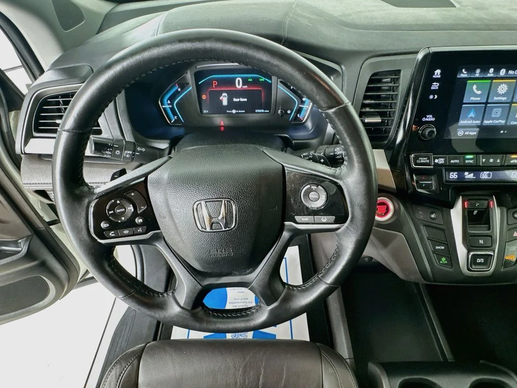 Certified Used 2018 White Honda EX-L image 14