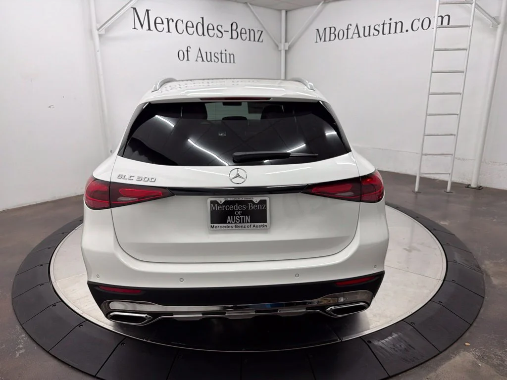 New 2027 White Mercedes-Benz GLC 300 image 6