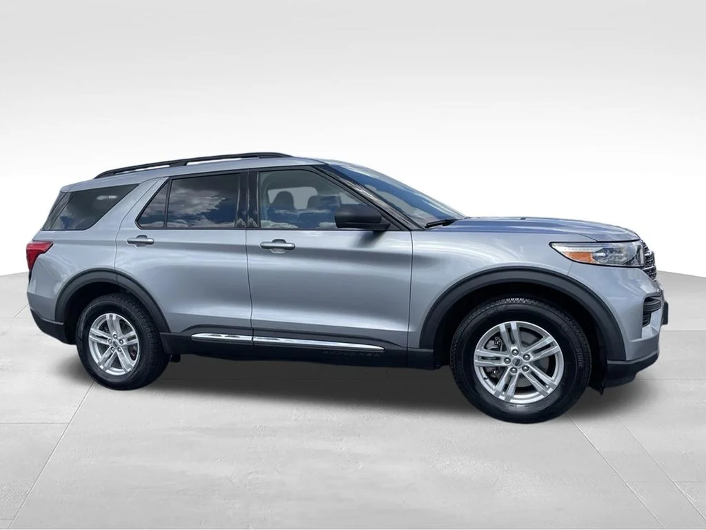 Used 2020 Silver Metallic Ford XLT image 2