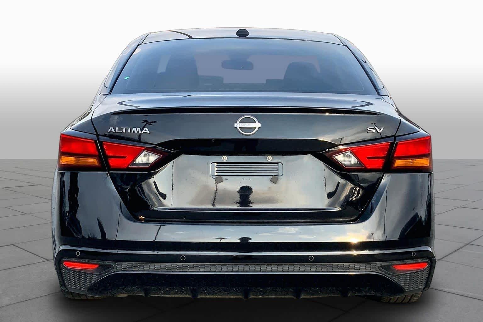 Used 2024 Super Black Nissan 2.5 SV image 5