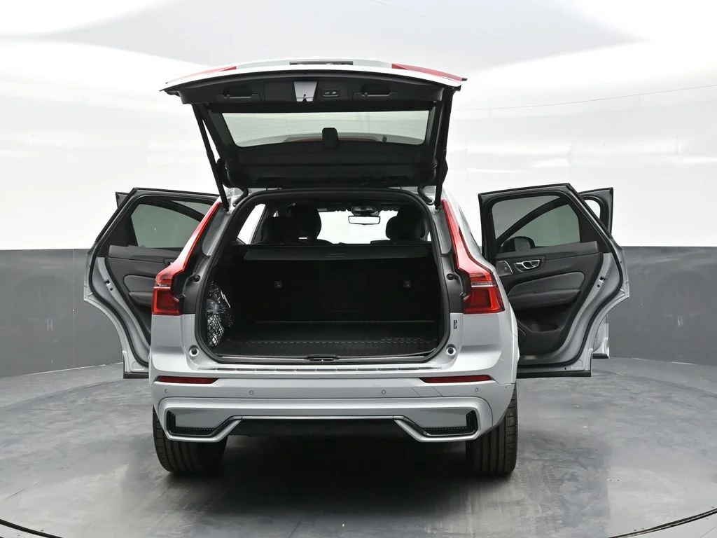 New 2026 Vapour Grey Volvo T8 Polestar Engineered image 45