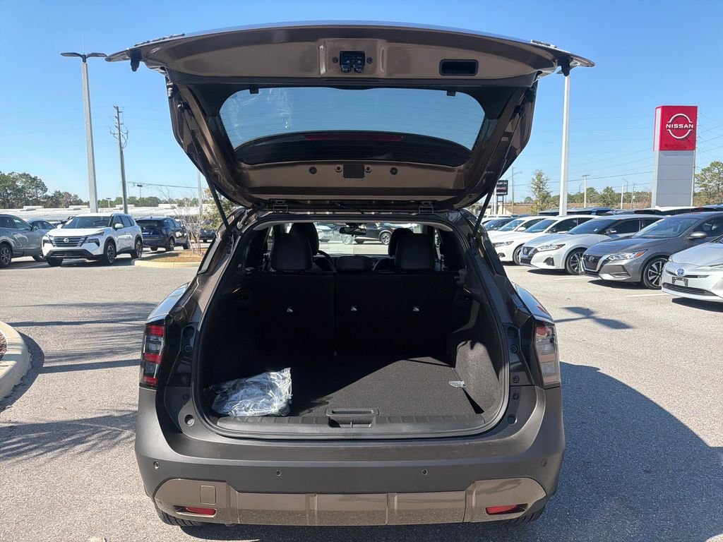 New 2026 Nissan Kicks SR 4D Sport Utility