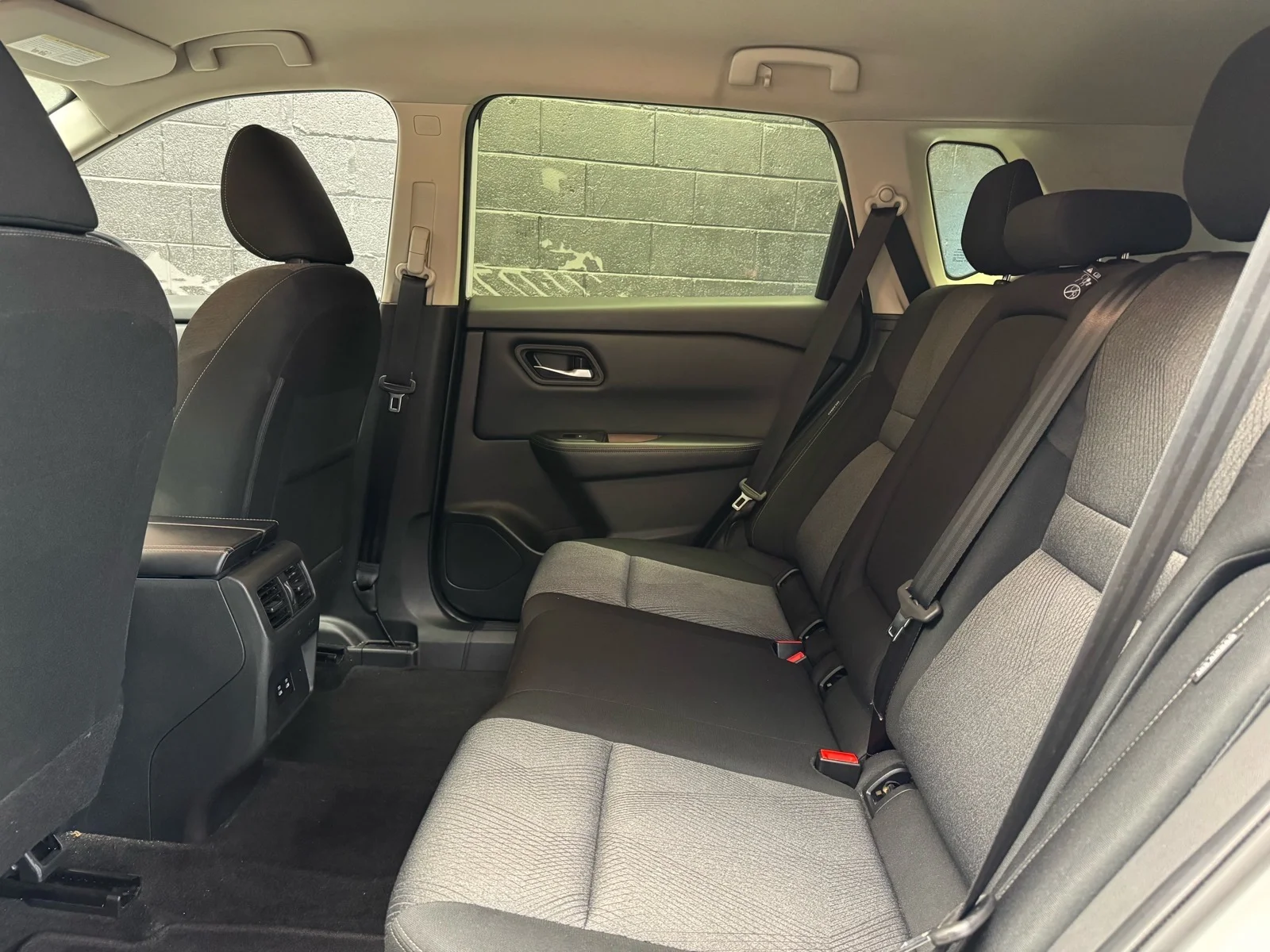 Used 2025 Everest White Pearl (qbe) Nissan SV image 27
