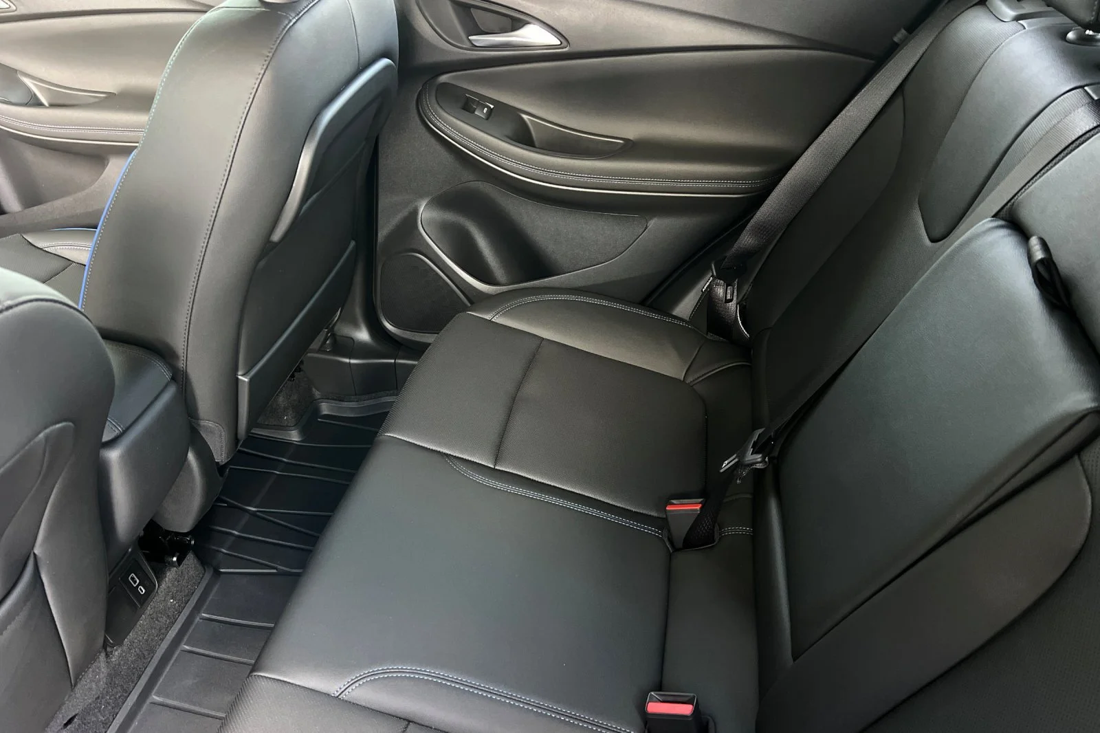 2026 Buick Encore GX Sport Touring - Photo 11