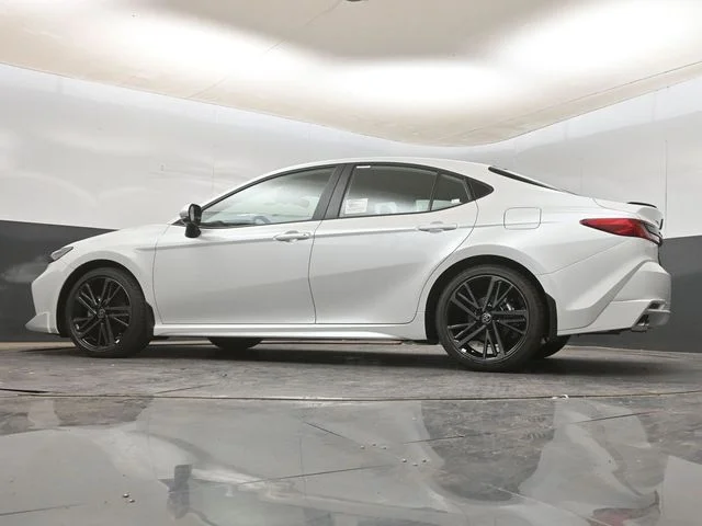 New 2026 Wind Chill Pearl <sup>1</sup> Toyota  XSE image 21