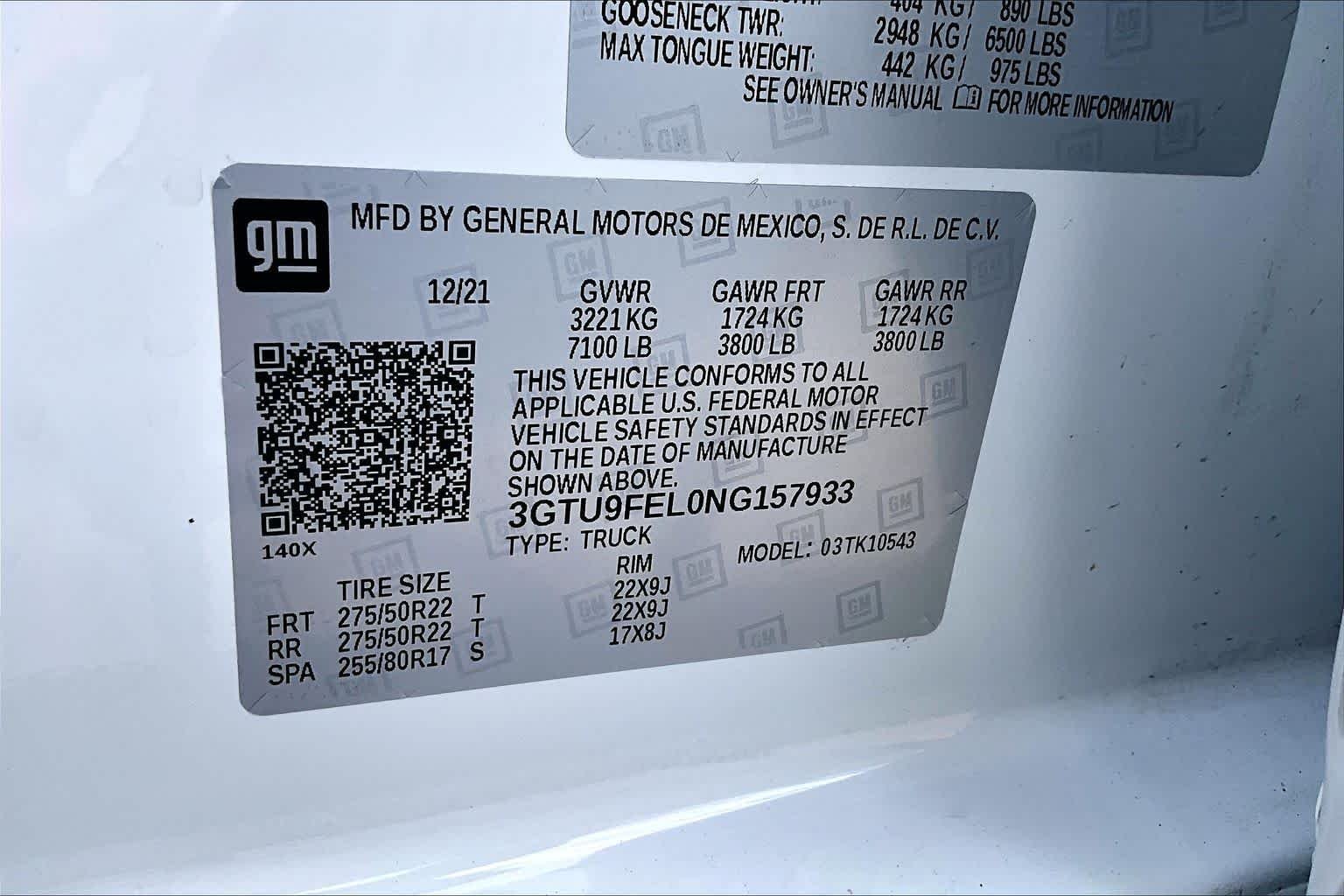 Used 2022 White Frost Tricoat GMC Denali image 37