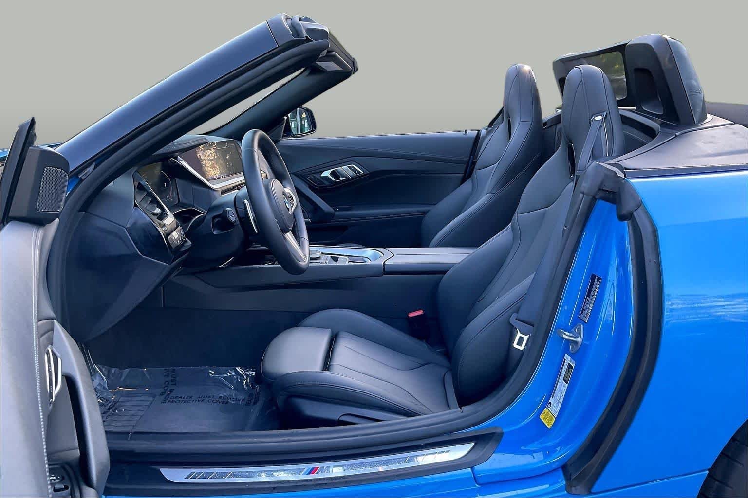 Used 2022 Misano Blue Metallic BMW sDrive30i image 7