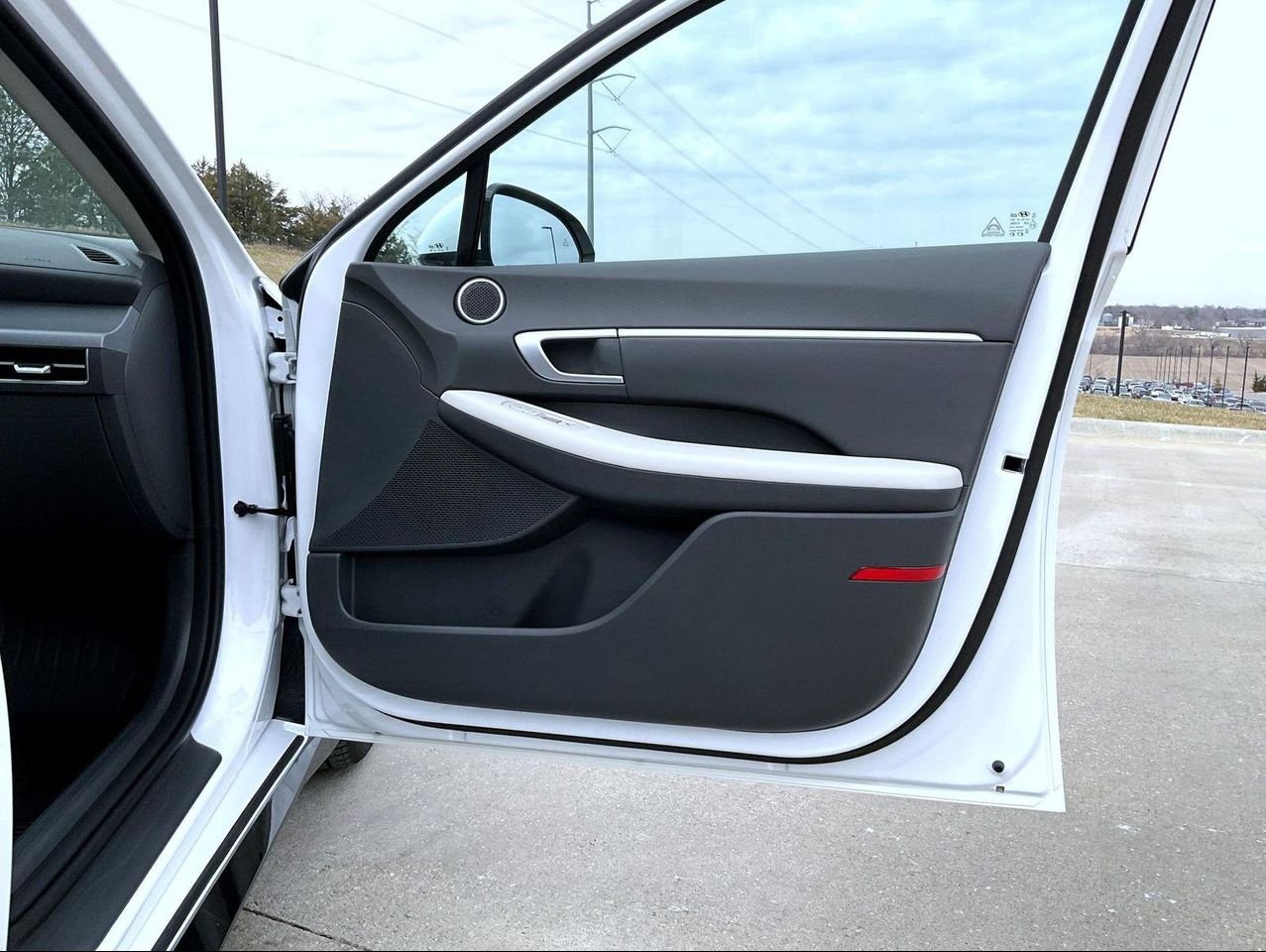New 2026 White Hyundai SEL Sport image 17