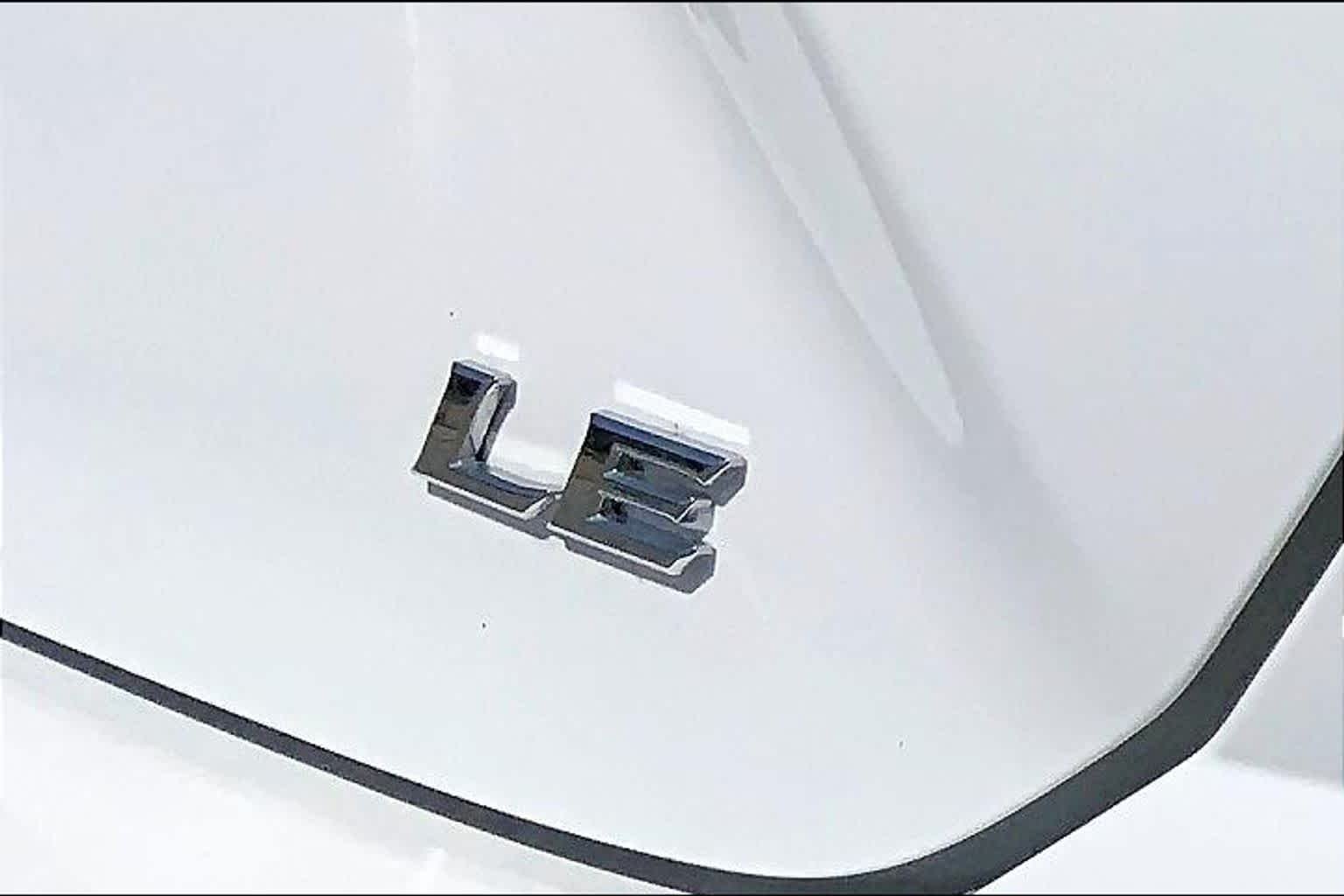 Used 2026 Ice Cap Toyota LE image 30