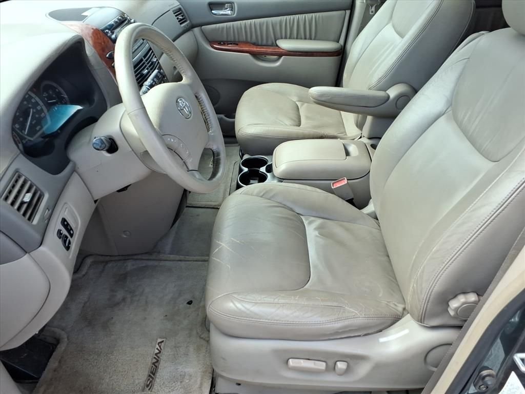 Used 2004 Green Toyota XLE image 12