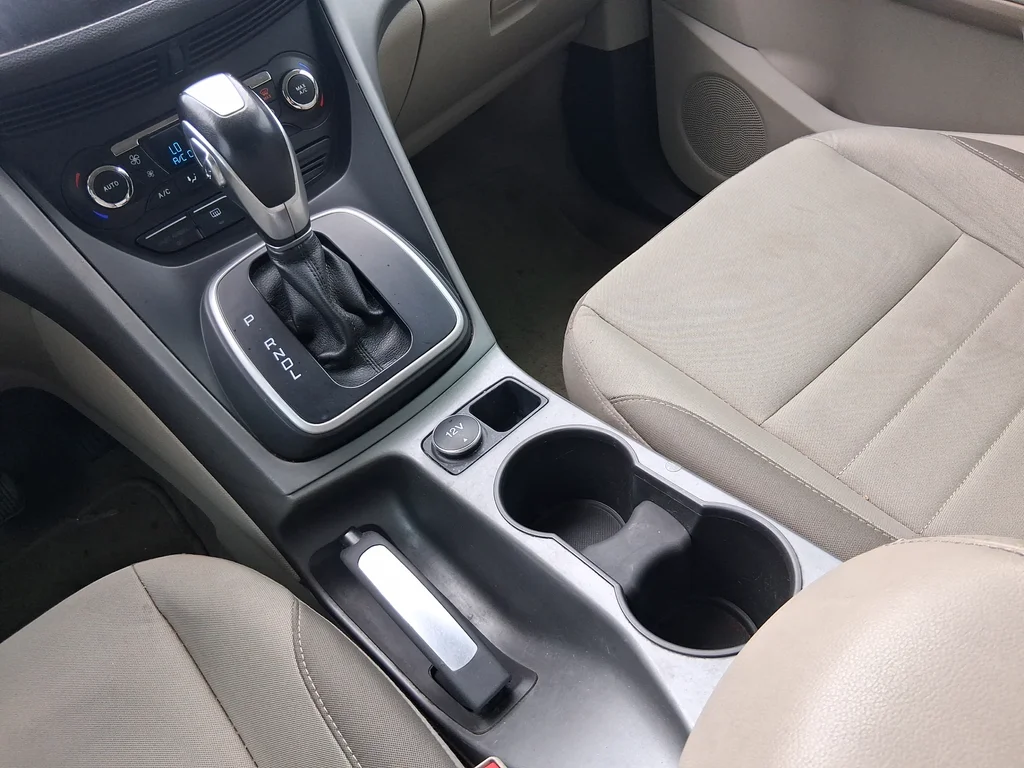 Used 2013 Silver Ford SE image 21