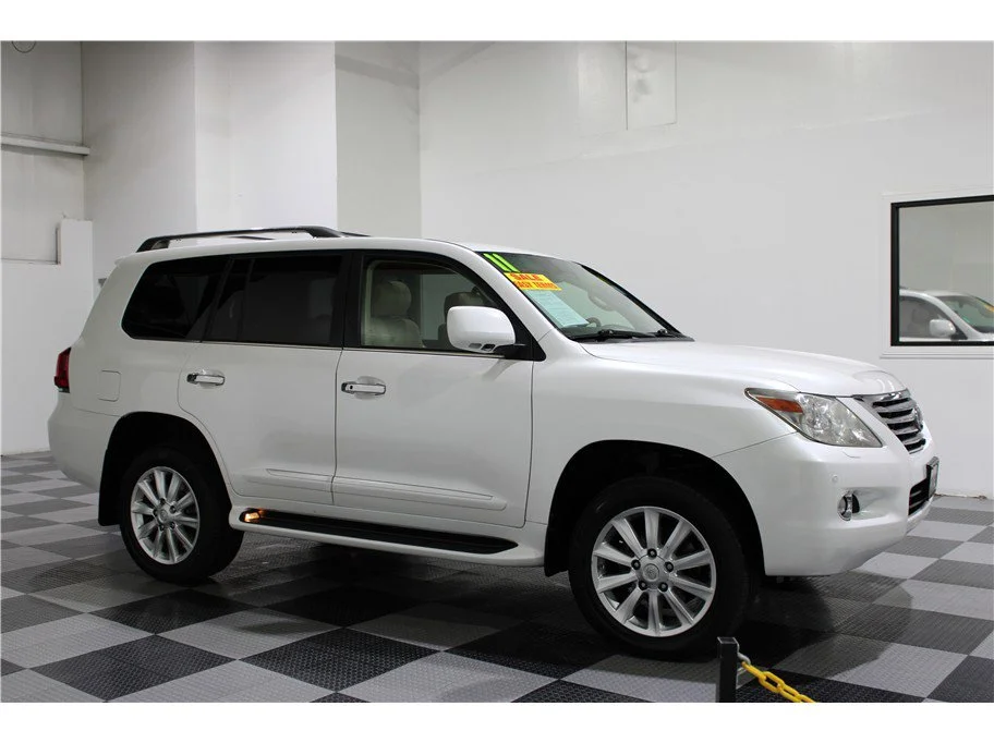2011 Lexus LX 600 570's photo