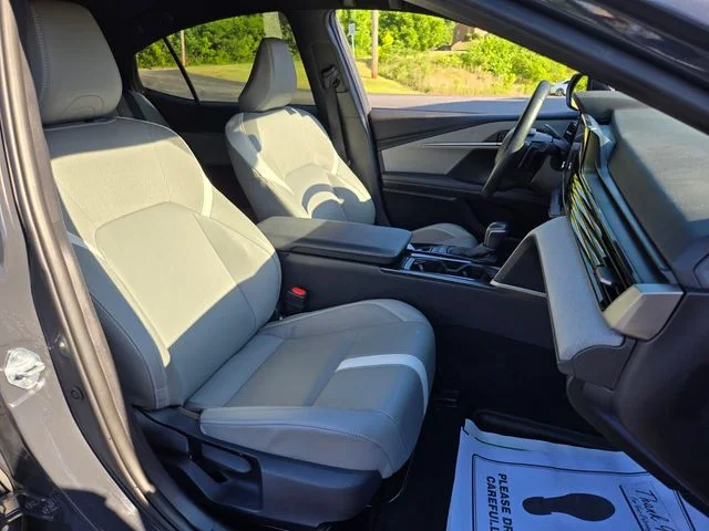 Used 2025  Toyota SE image 21