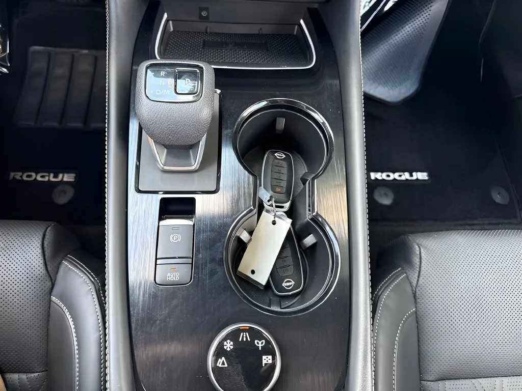 Used 2026 Blue Nissan Platinum image 18