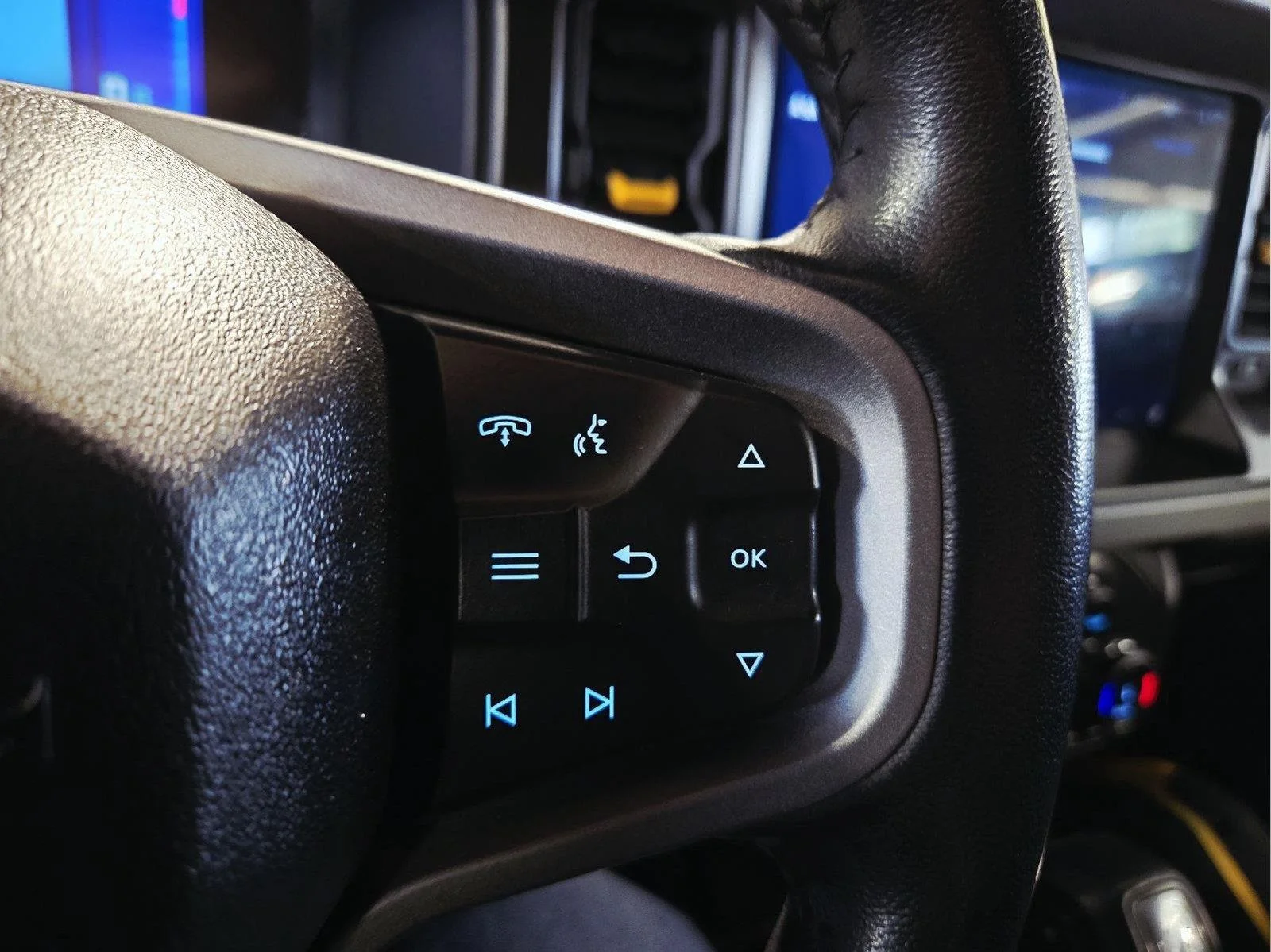Used 2022 Cactus Gray Ford Badlands Advanced image 27