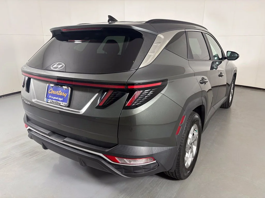 Used 2022 Gray Hyundai SEL image 8