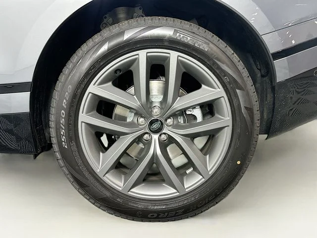 Used 2026  Land Rover Dynamic SE image 28