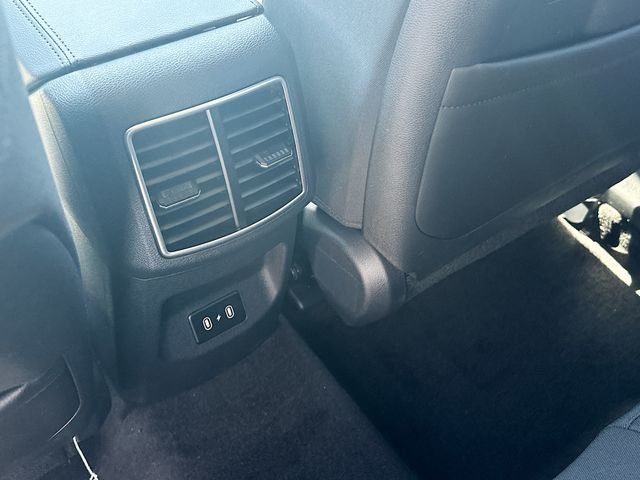 New 2026 Snow White Pearl Kia S image 24