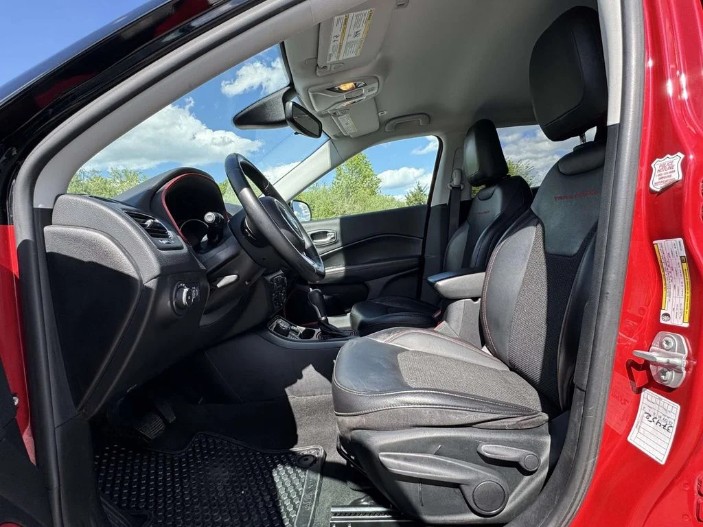 Used 2019 Red Jeep Trailhawk image 13