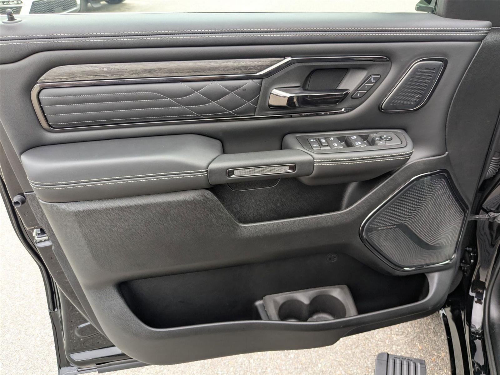 2026 RAM 1500 Limited - Photo 10