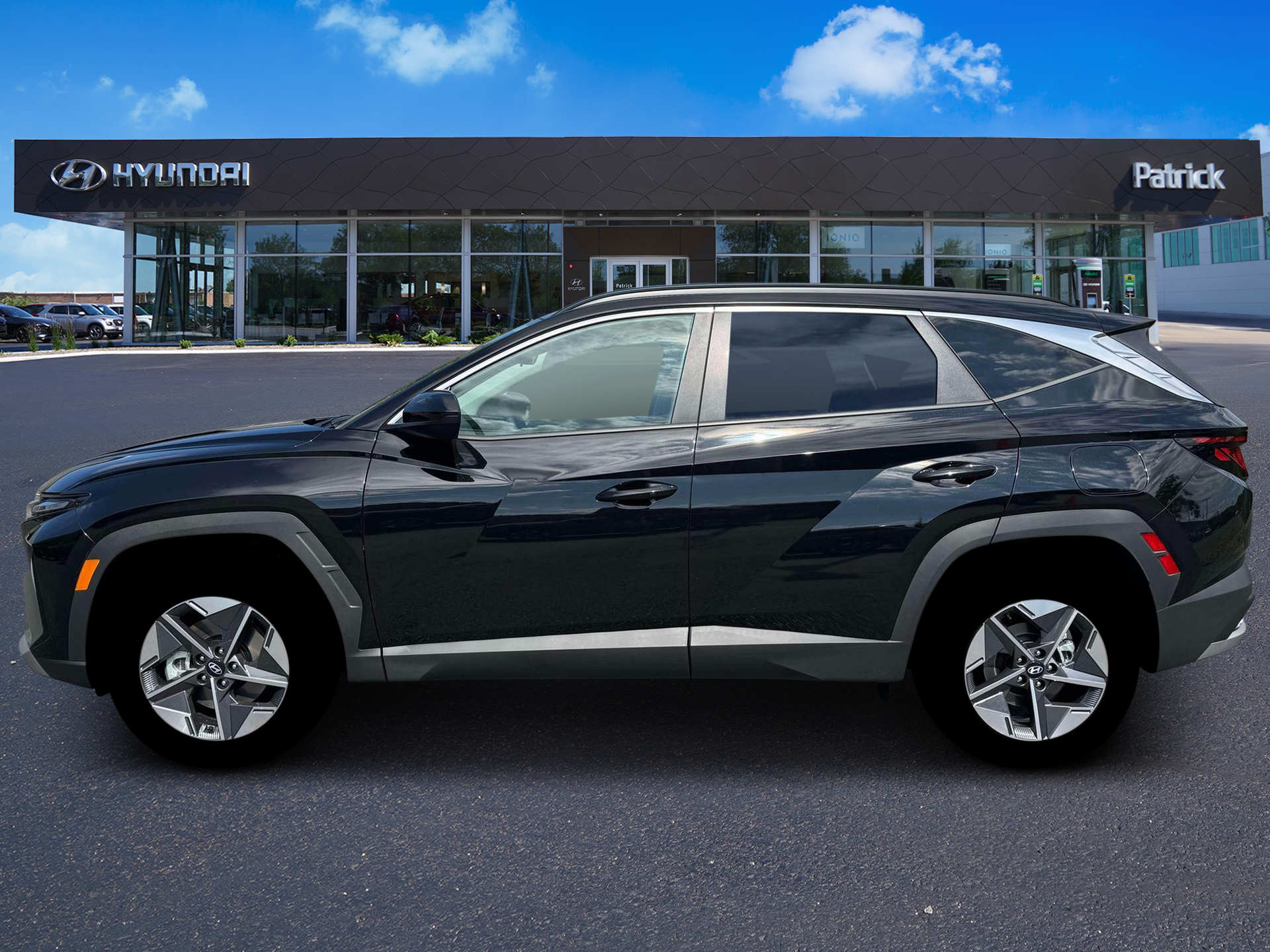 New 2026 Phantom Black Hyundai SEL Plus image 3