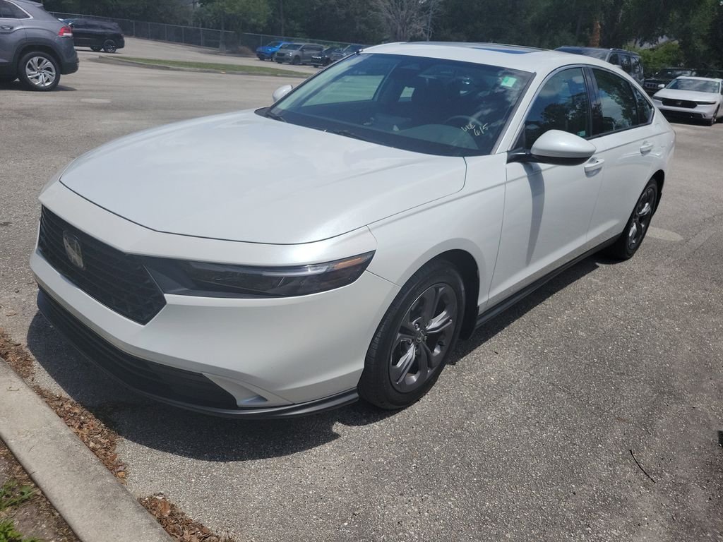 Used 2024 White Honda EX image 2