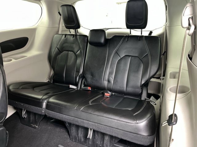 Used 2024 Silver Mist Clearcoat Chrysler Touring L image 12